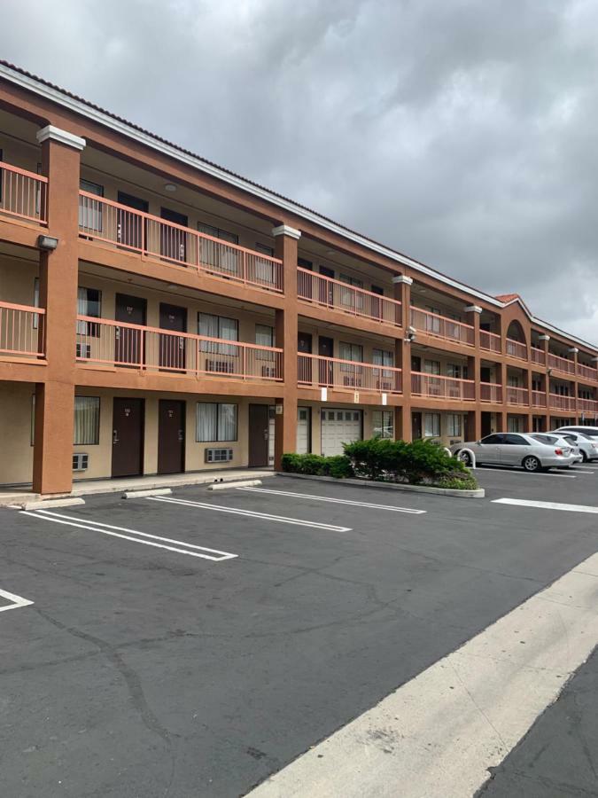 Grand Park Inn Baldwin Park Exterior photo