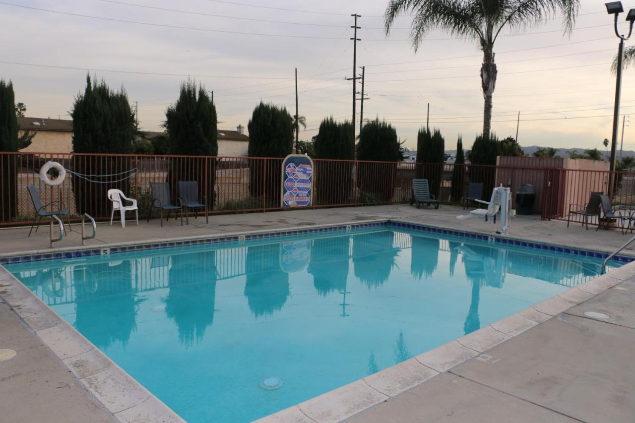 Grand Park Inn Baldwin Park Exterior photo