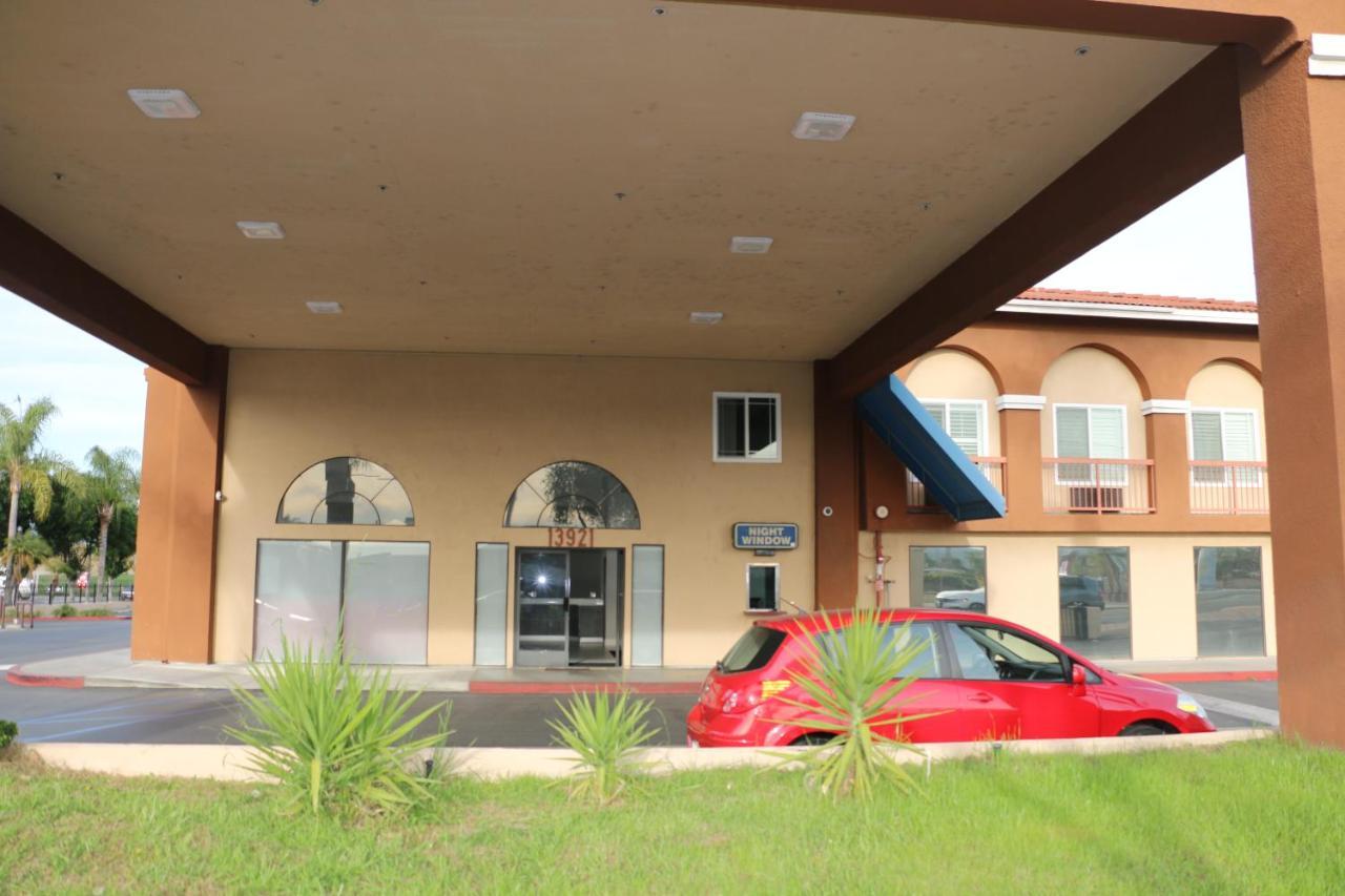 Grand Park Inn Baldwin Park Exterior photo